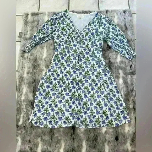 MELLODAY Dresses & Skirts - MELLODAY Floral V-Neck Button Front Mini Dress Lavender Green sz XS